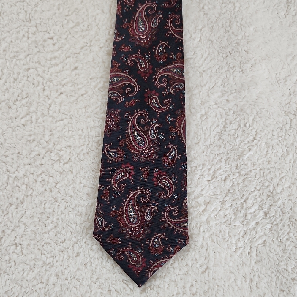 Paisley Patterned Tie - Black and Red